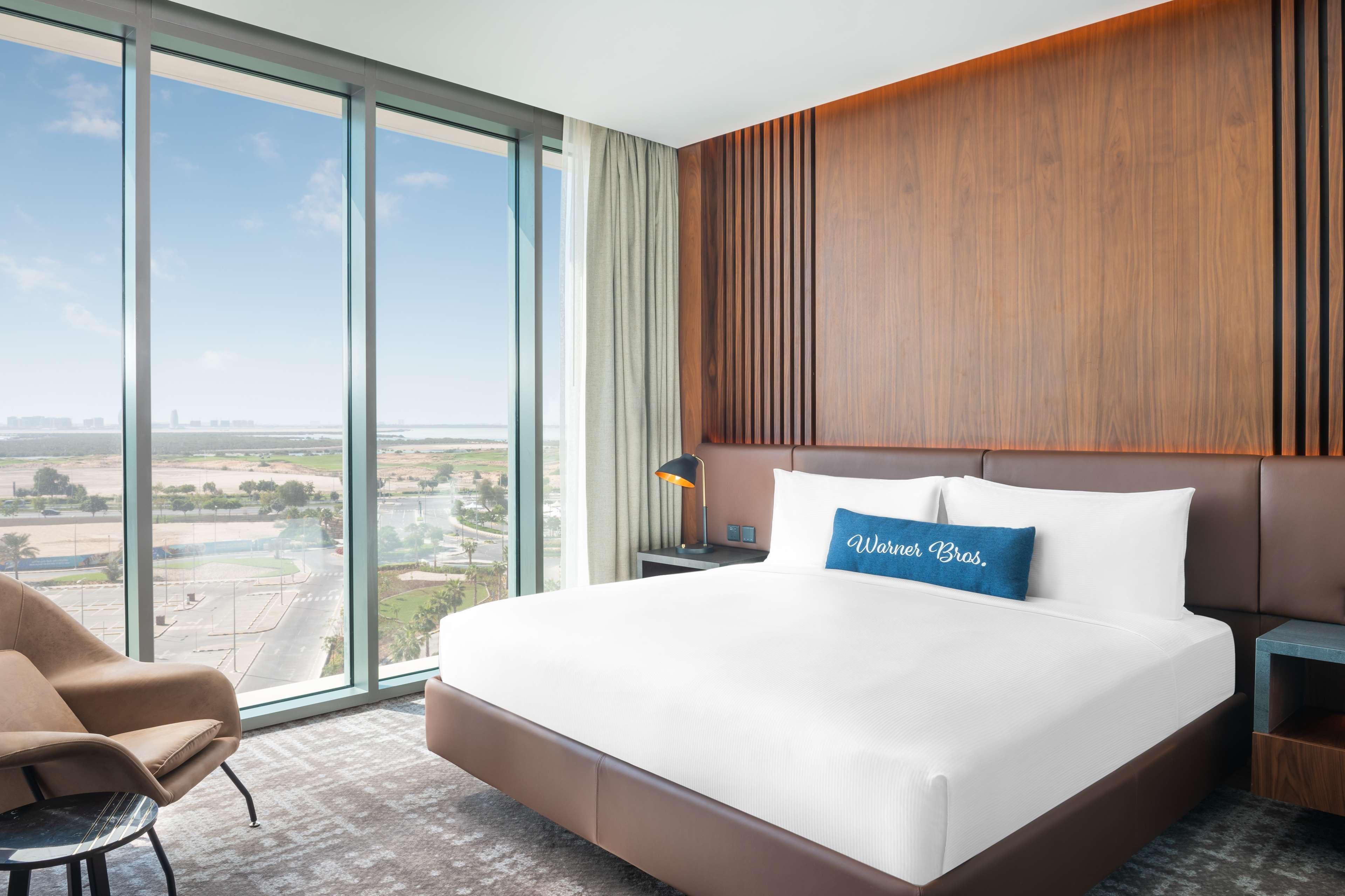 The WB Abu Dhabi, Curio Collection by Hilton — 9