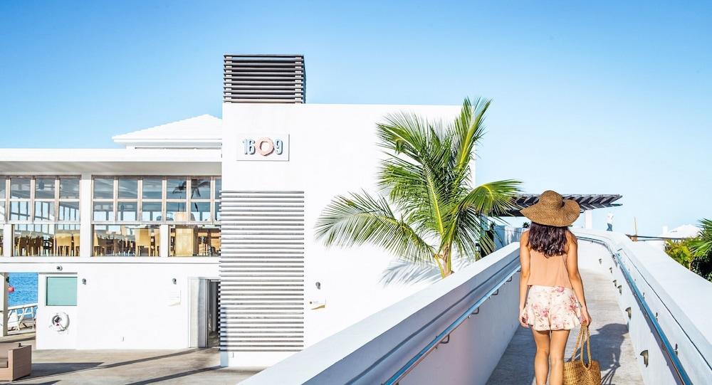 Hamilton Princess and Beach Club - a Fairmont Managed Hotel — 4