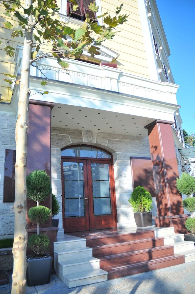 Monarc Hotel — 2