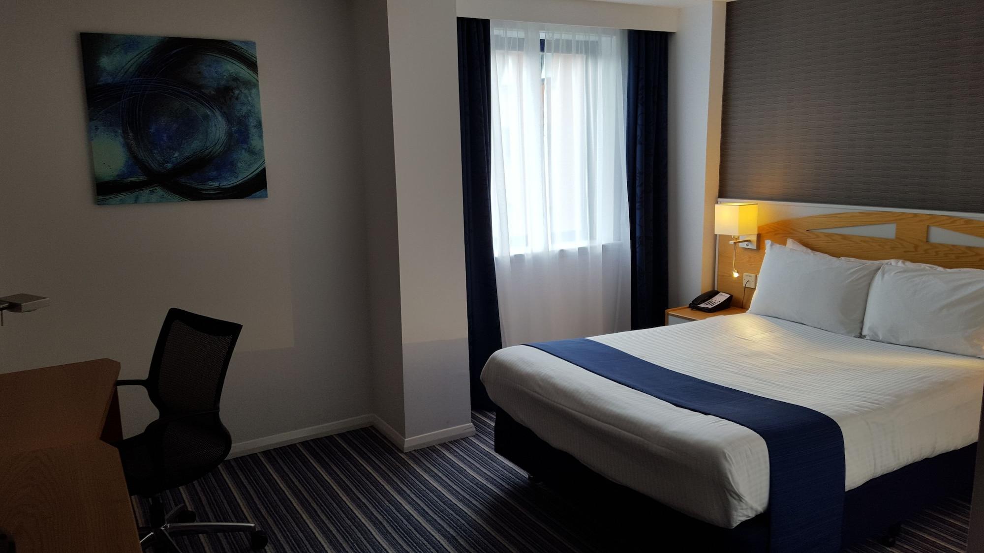 EXPRESS BY HOLIDAY INN CASTLE BROMWICH — 10