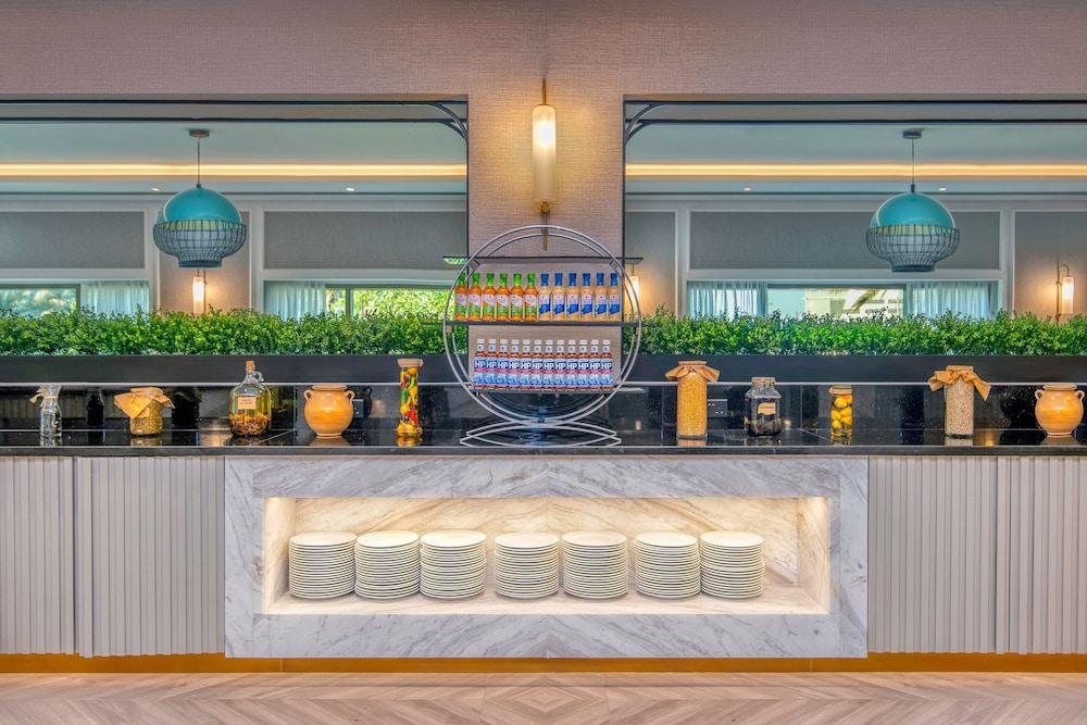 Sheraton Abu Dhabi Hotel & Resort — 9
