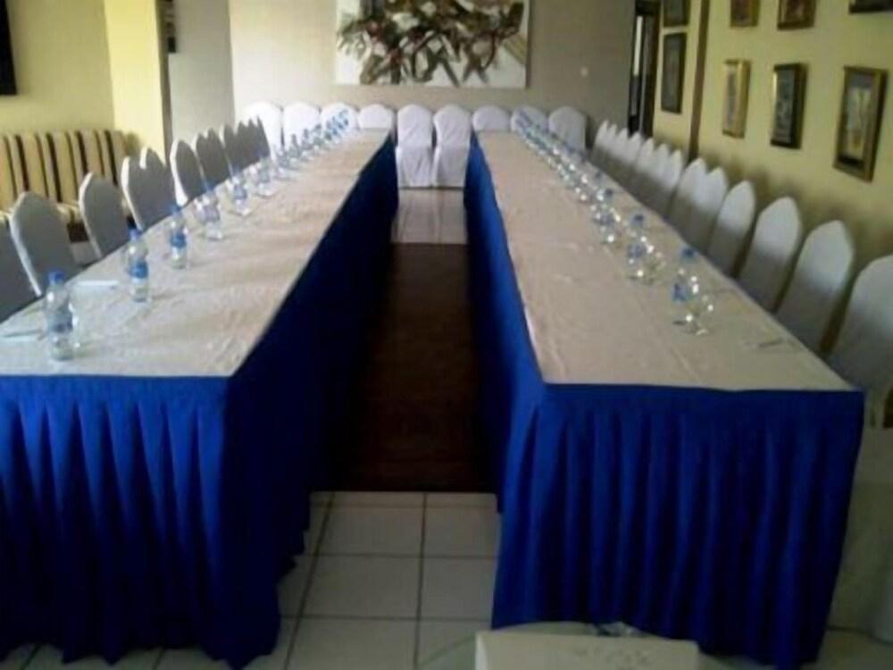 Acacias Hotel — 6