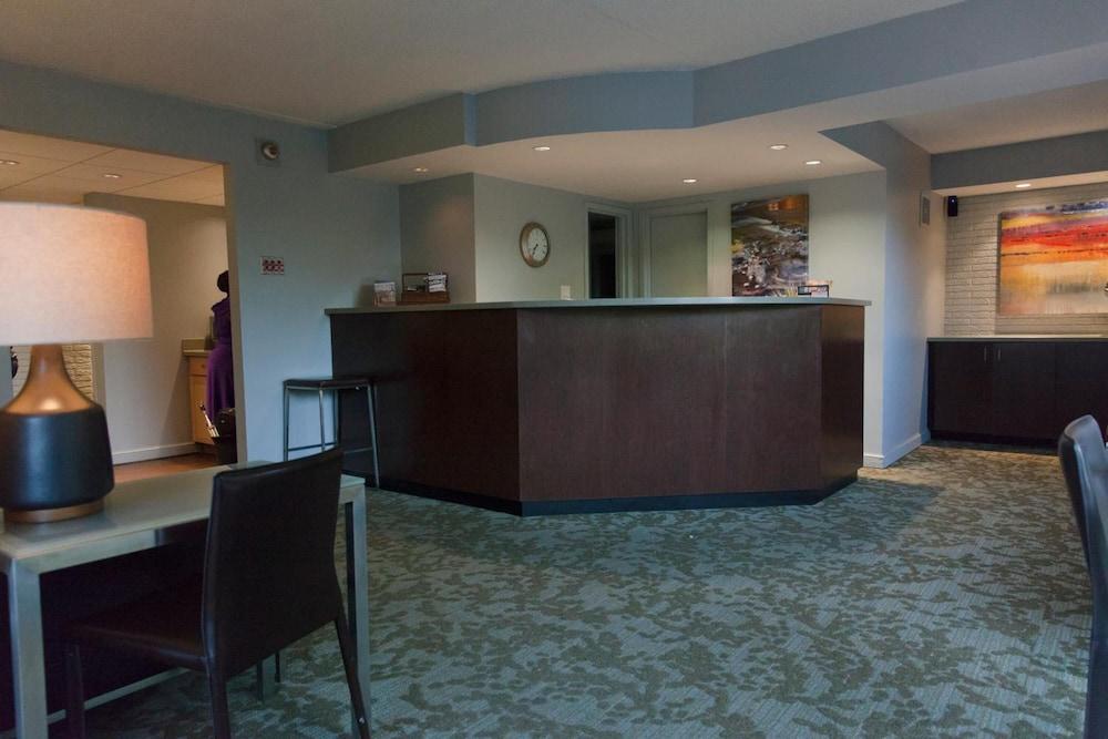 Inns Of Virginia - Arlington — 8