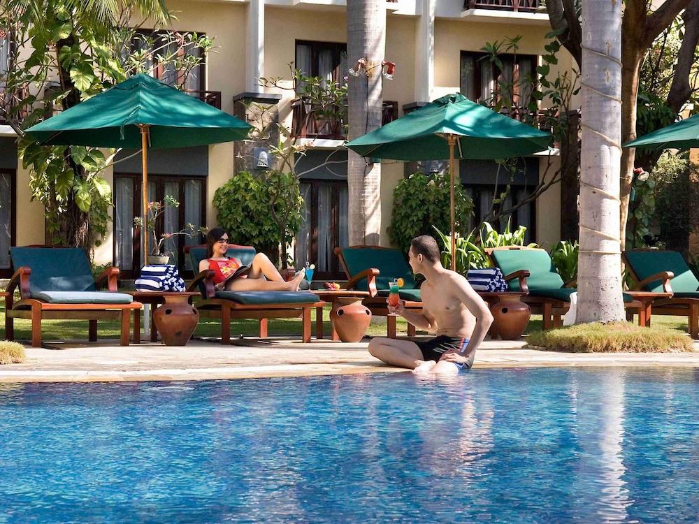 Grand Tropic Suites Hotel Surabaya 14544 — 2