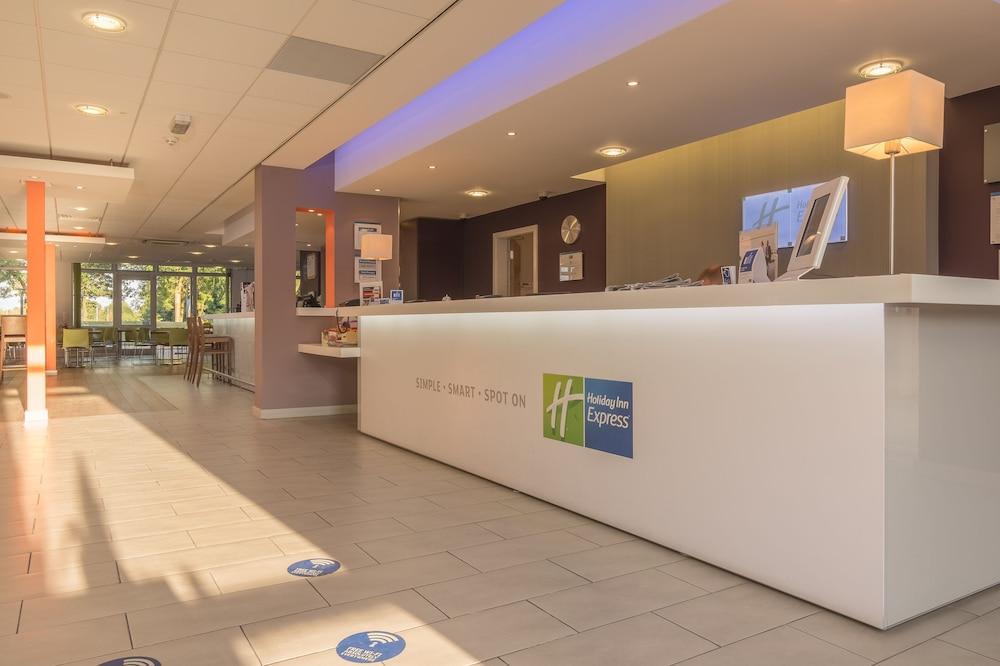 HOLIDAY INN EXPRESS PRESTON - SOUTH — 7