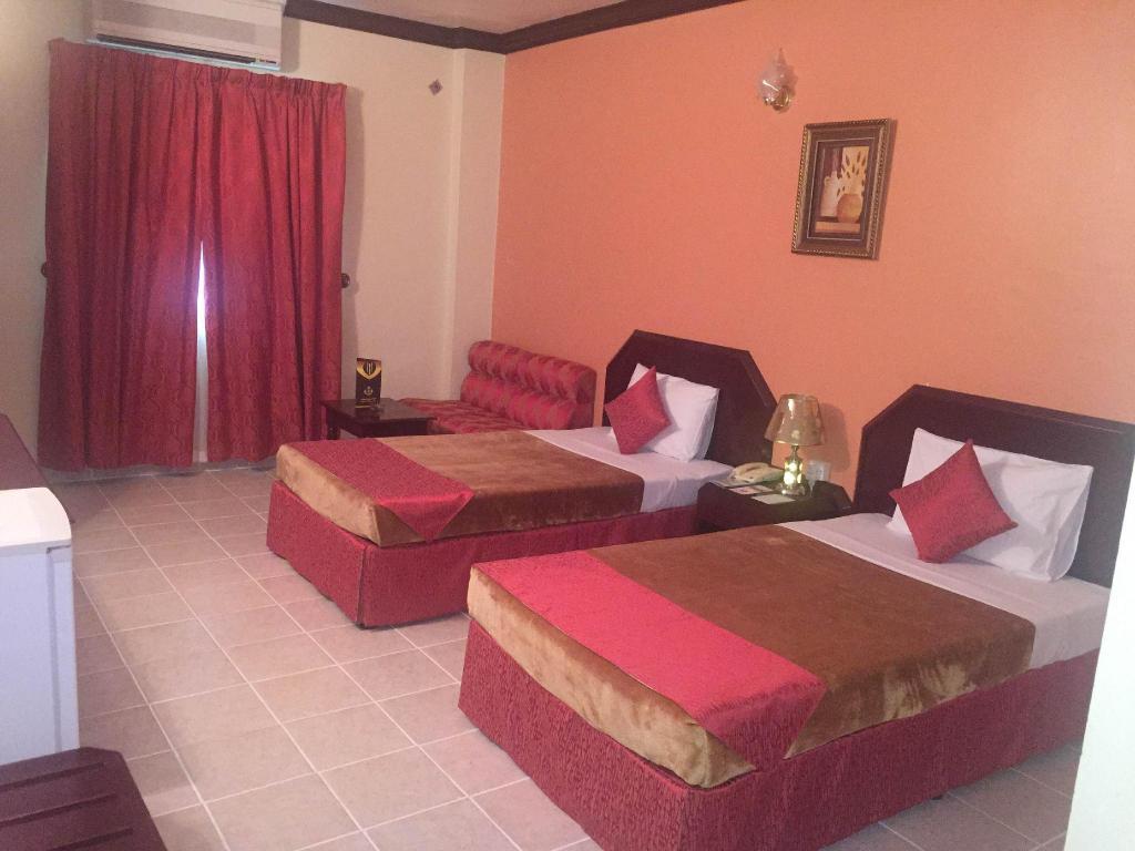 Summer Land Hotel — 10