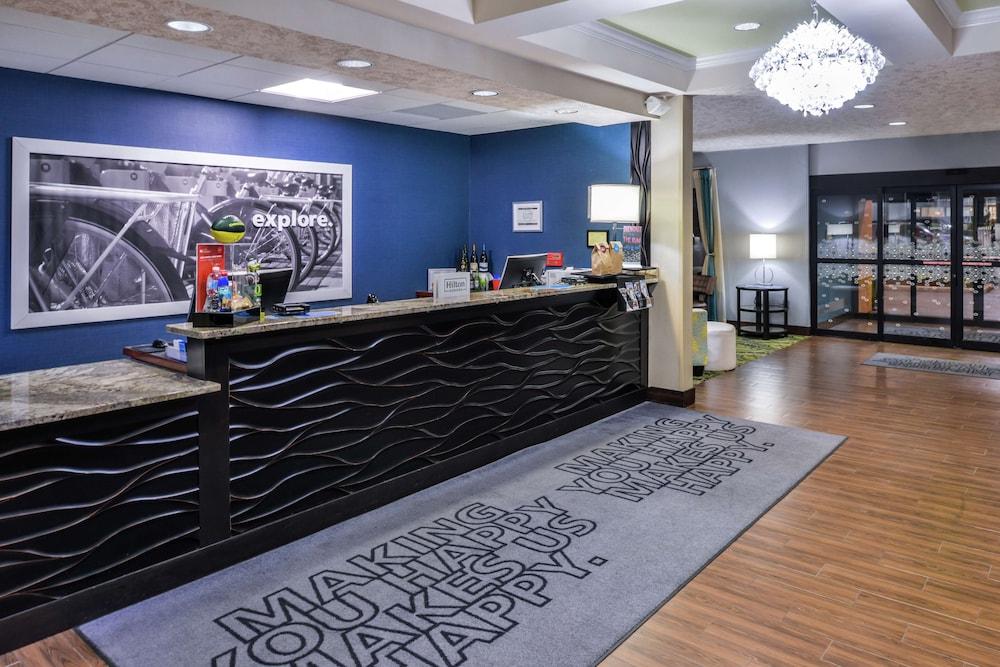 Hampton Inn Eugene — 7