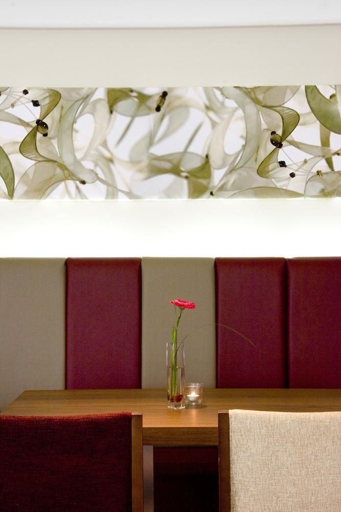 London Luton Vale Hotel — 10