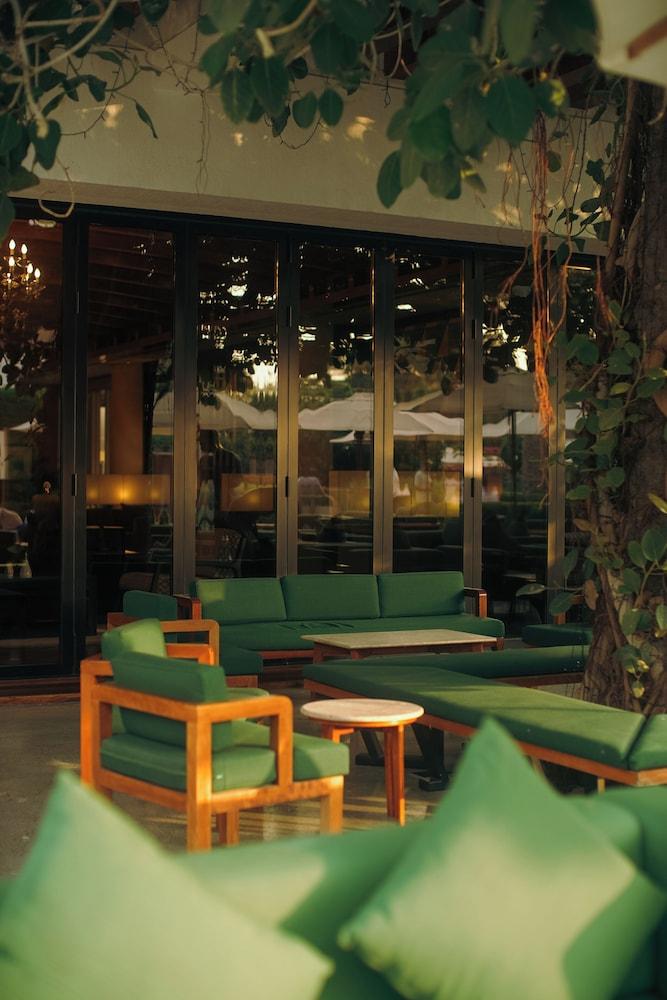 Dubai Marine Beach Resort And Spa — 9