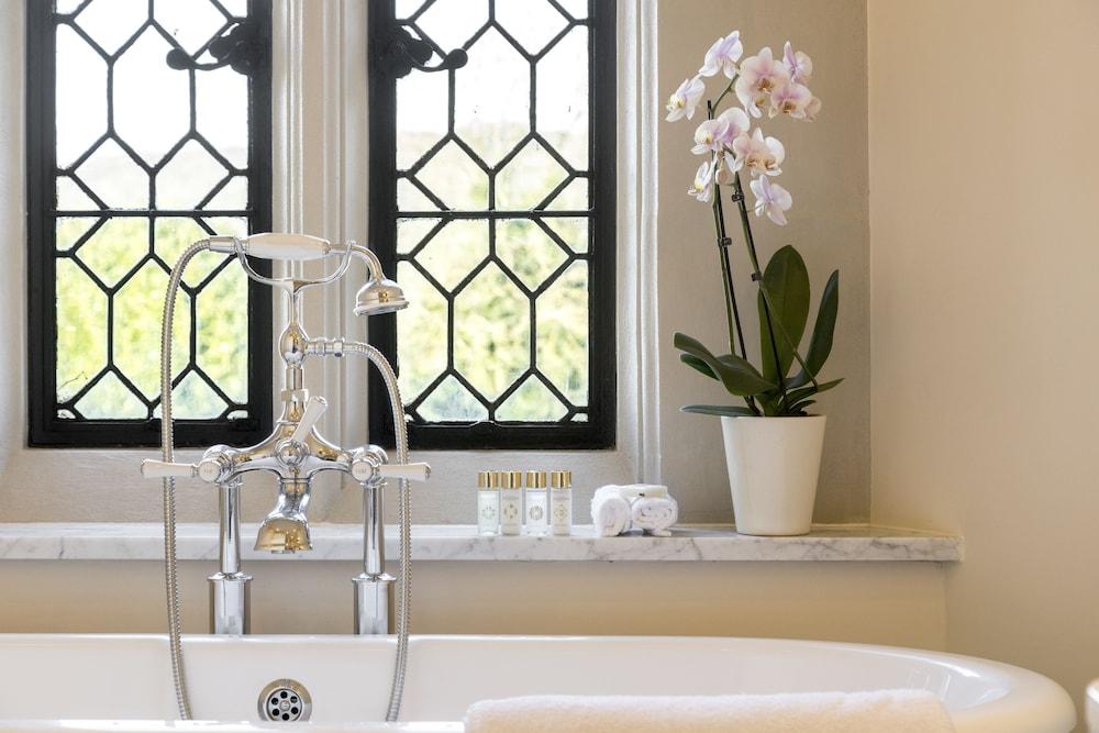 EASTWELL MANOR HOTEL — 8