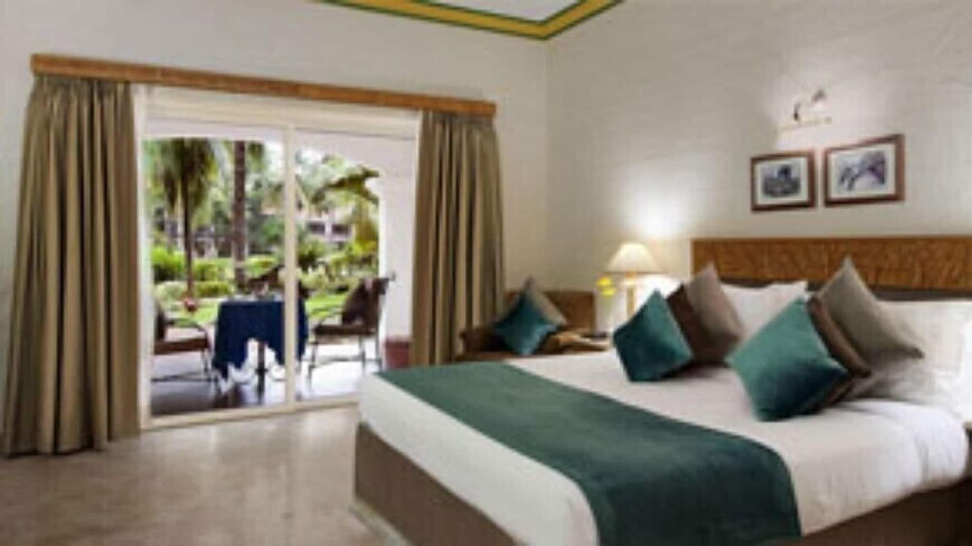 GOLDEN PALMS SPA — 2