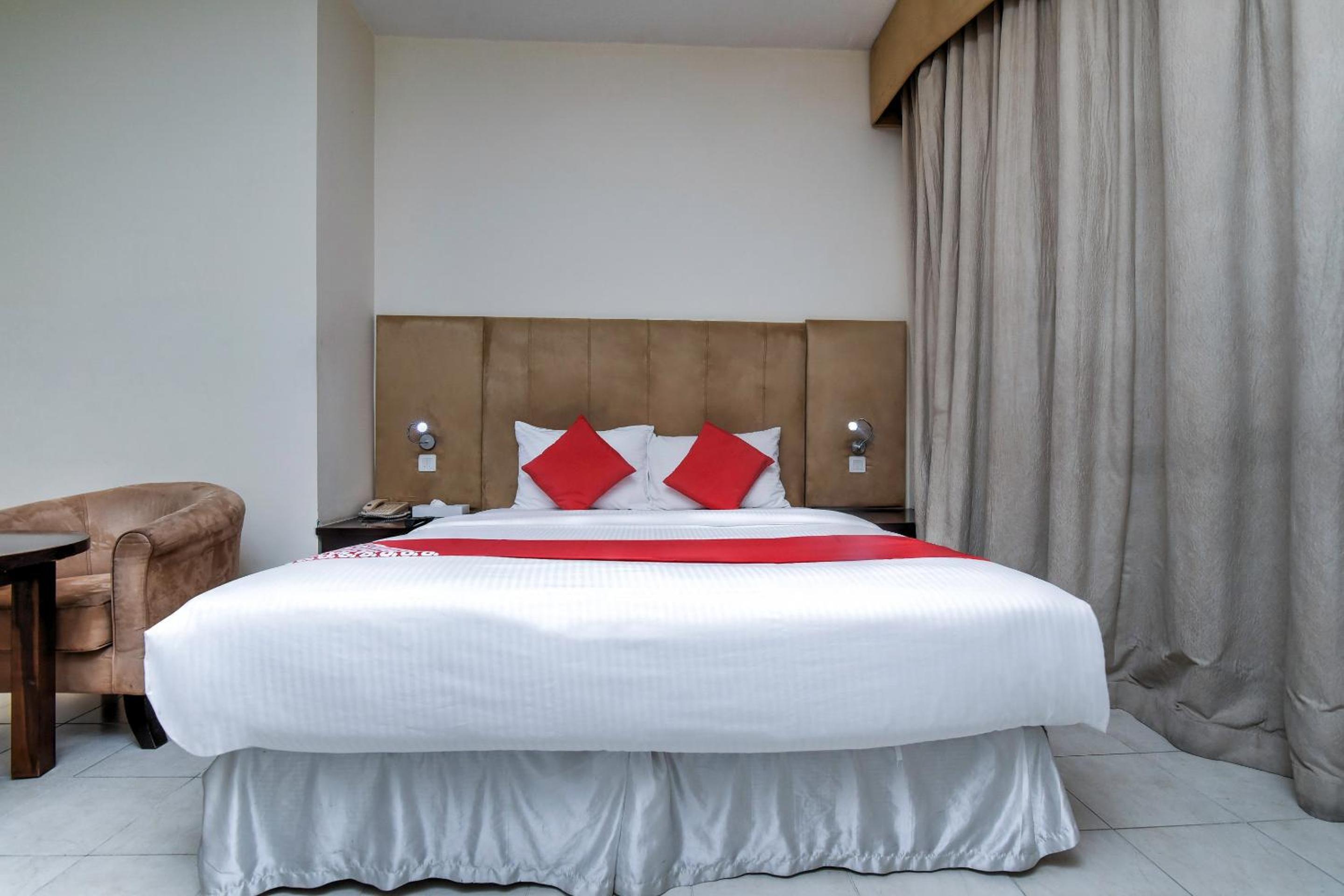 PARKSIDE SUITE HOTEL APARTMENTS DISCOVERY GARDENS — 3