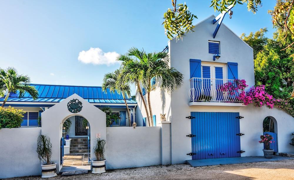 Grace Bay Beach Ocean Villas — 7