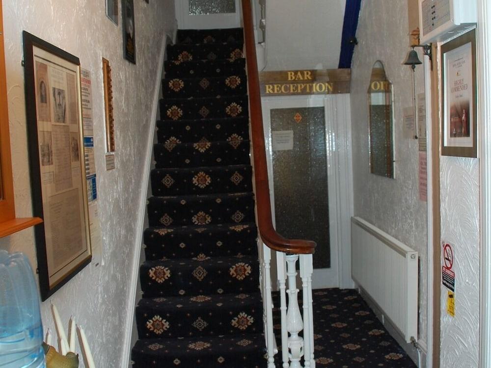 The Derby Hotel - Guest house — 3