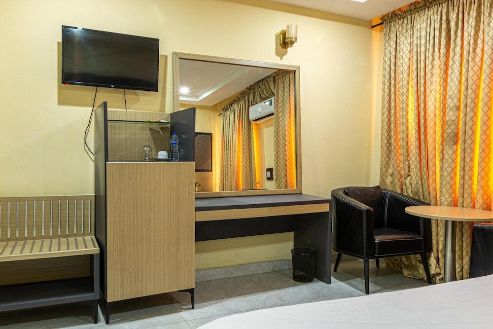 Hotel De Bently 1132188 — 9