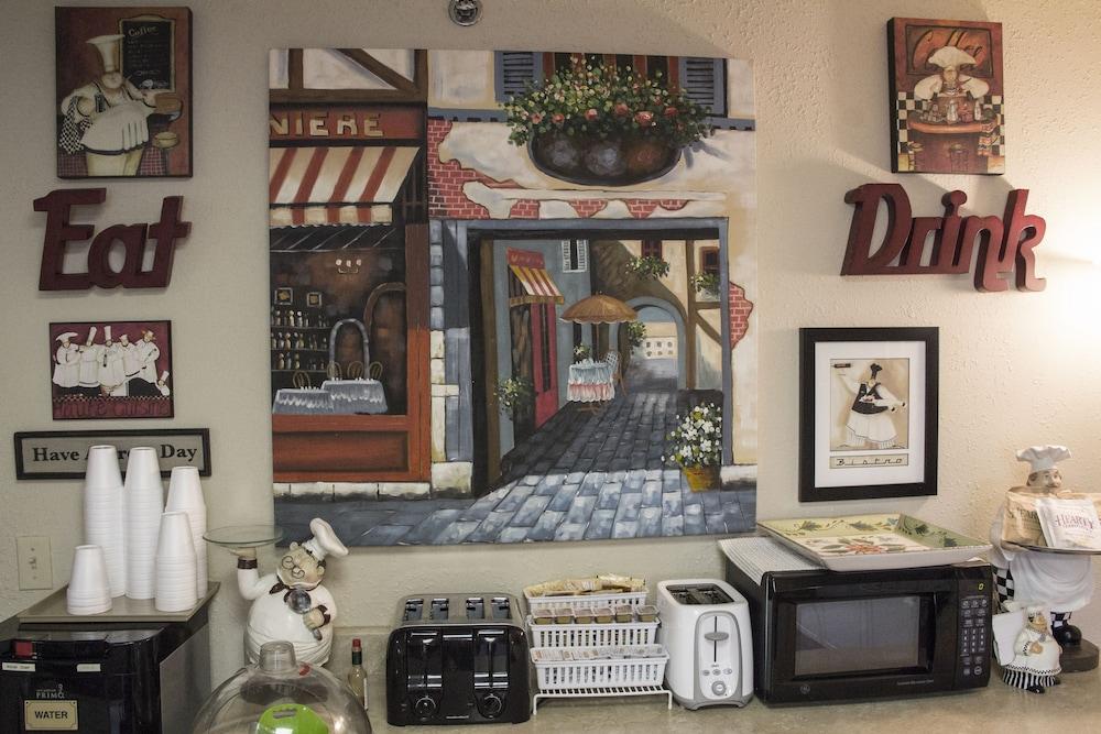 All American Inn and Suites — 8
