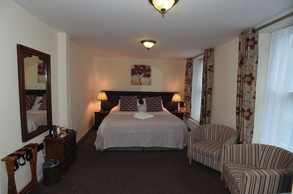 BLACK BOY INN — 10
