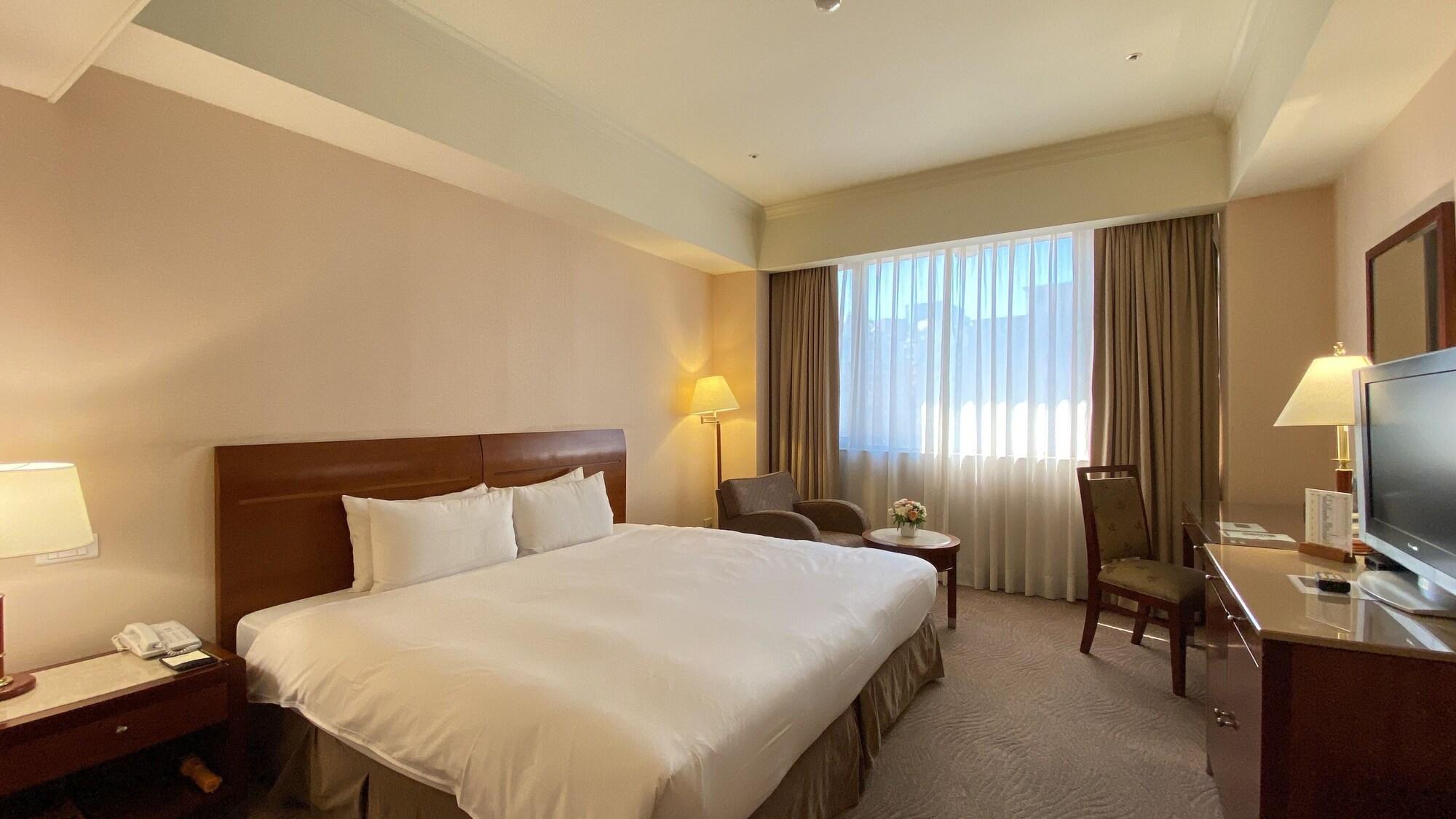Monarch Plaza Hotel 1111698 — 10