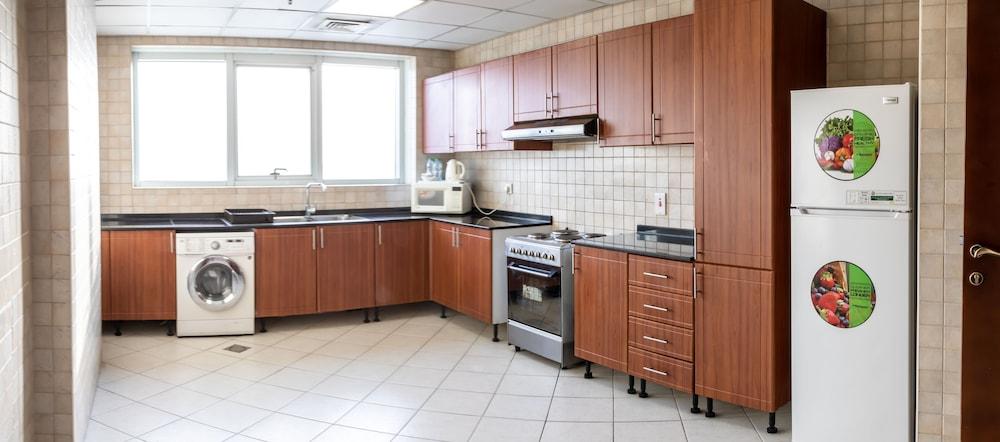 Wescott Plaza Hotel Apartments L.L.C — 7