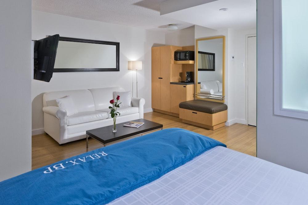 BOND PLACE HOTEL 3144 — 8