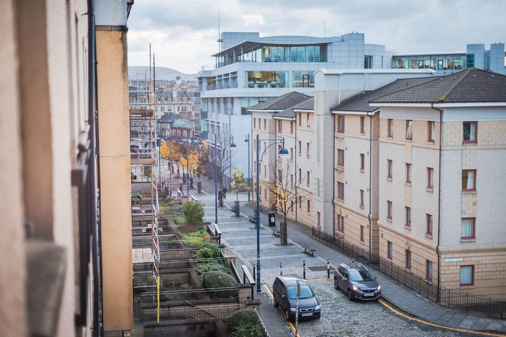 The Knight Residence by Mansley Serviced Apartments — 5