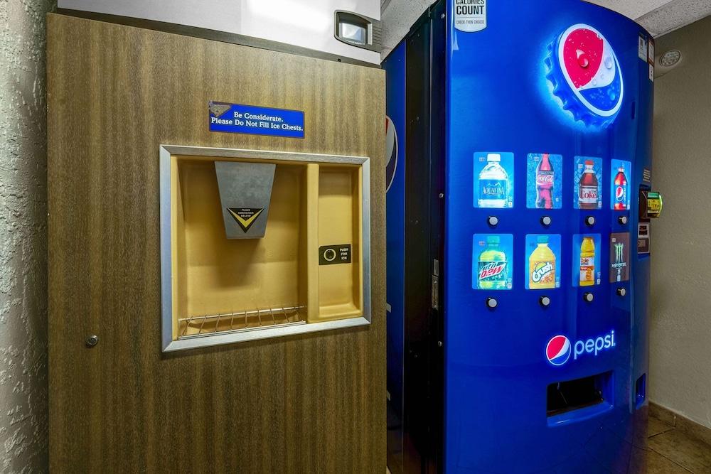 Motel6 Elk Grove Village, IL - O'Hare — 8