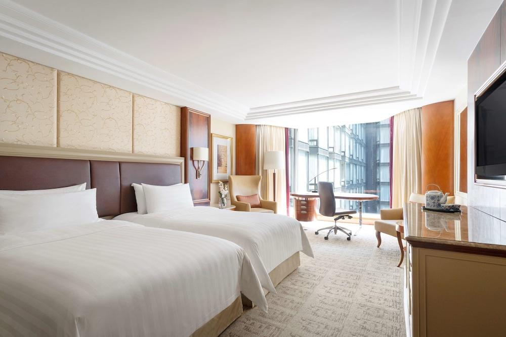 Kowloon Shangri-La Hong Kong 83218 — 6