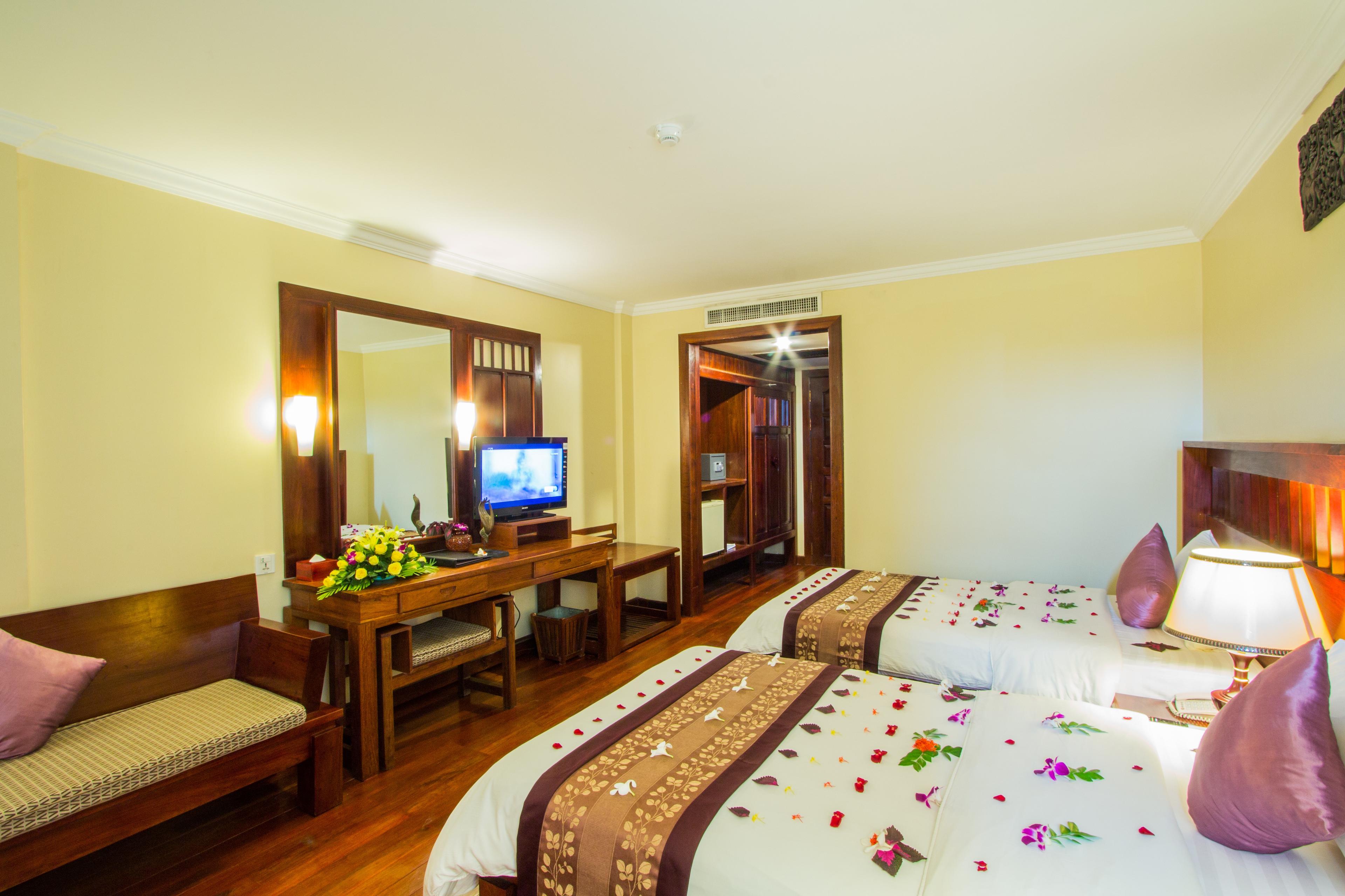 ROYAL EMPIRE HOTEL 137804 — 9