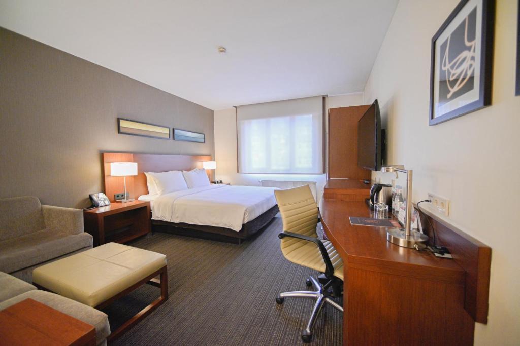 Yerevan Place Hotel — 10