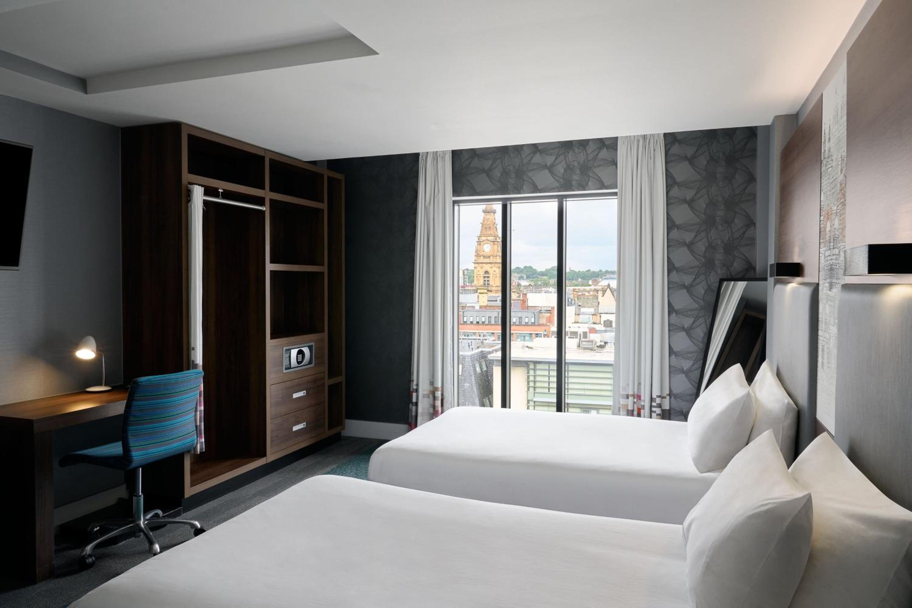 ALOFT LIVERPOOL — 8
