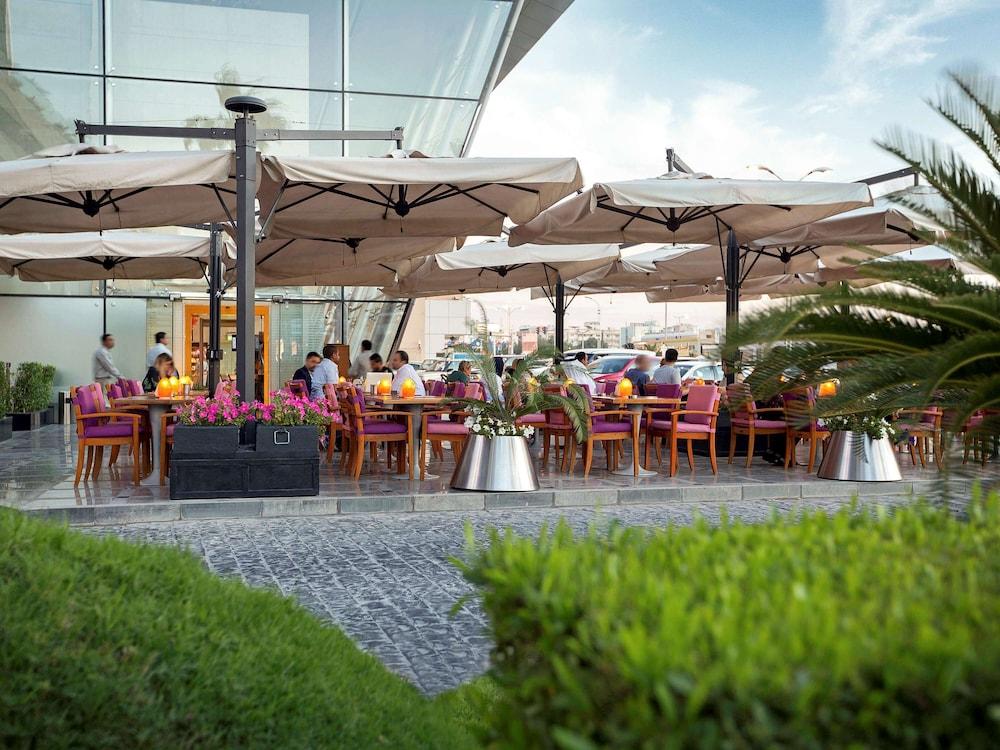 La Cigale Hotel 82174 — 3