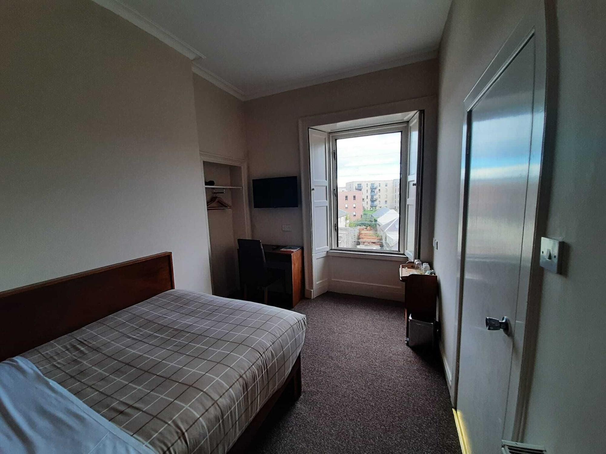 Adelphi Edinburgh Hotel — 8