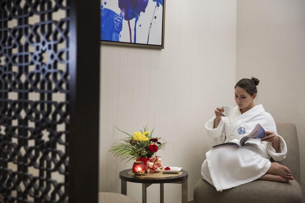 Jumeira Rotana Hotel — 10