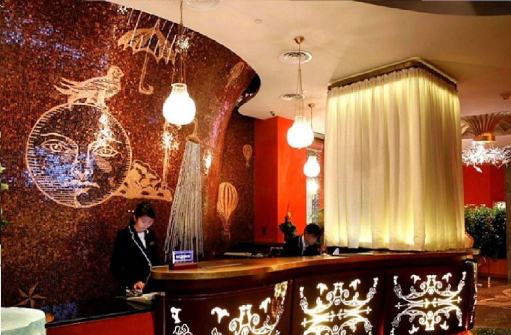 The Luxe Manor Hotel 86345 — 5