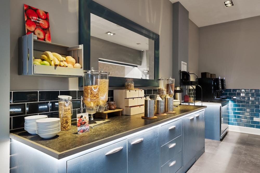 Park Inn by Radisson Cardiff City Centre — 6