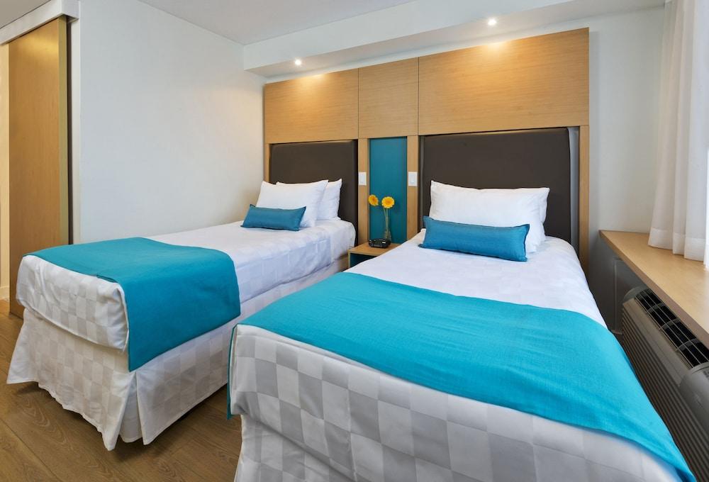 BOND PLACE HOTEL 3144 — 4