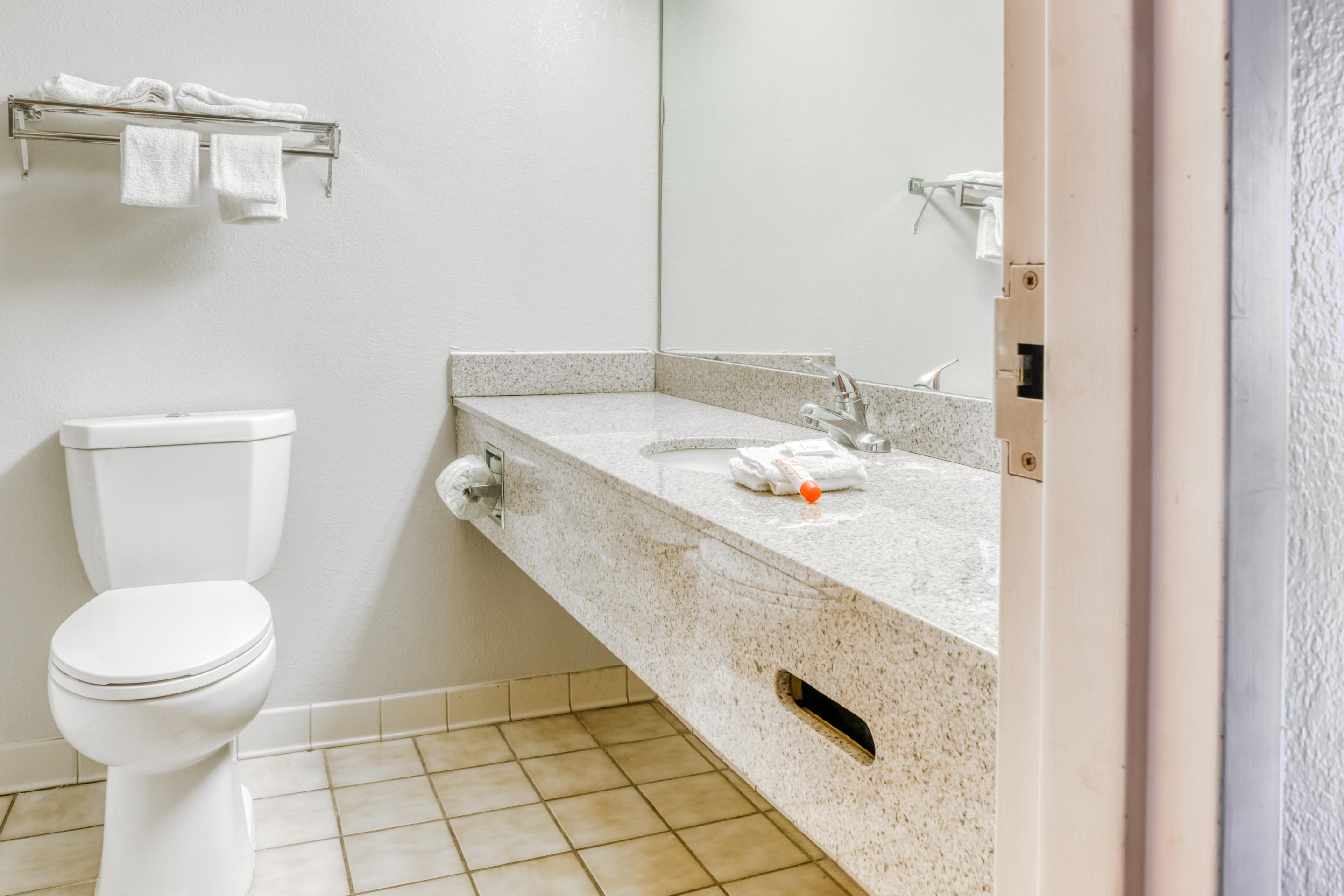 OYO Hotel Burlington South — 9