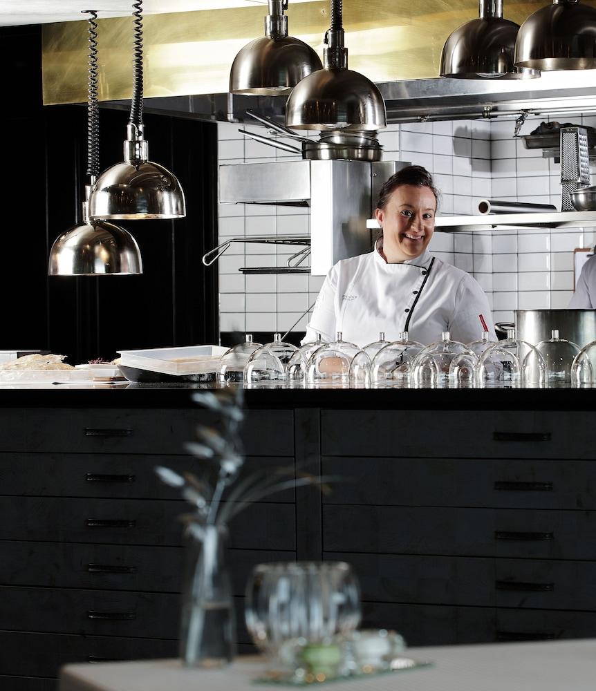 THE SAXON BOUTIQUE HOTEL & SPA — 6
