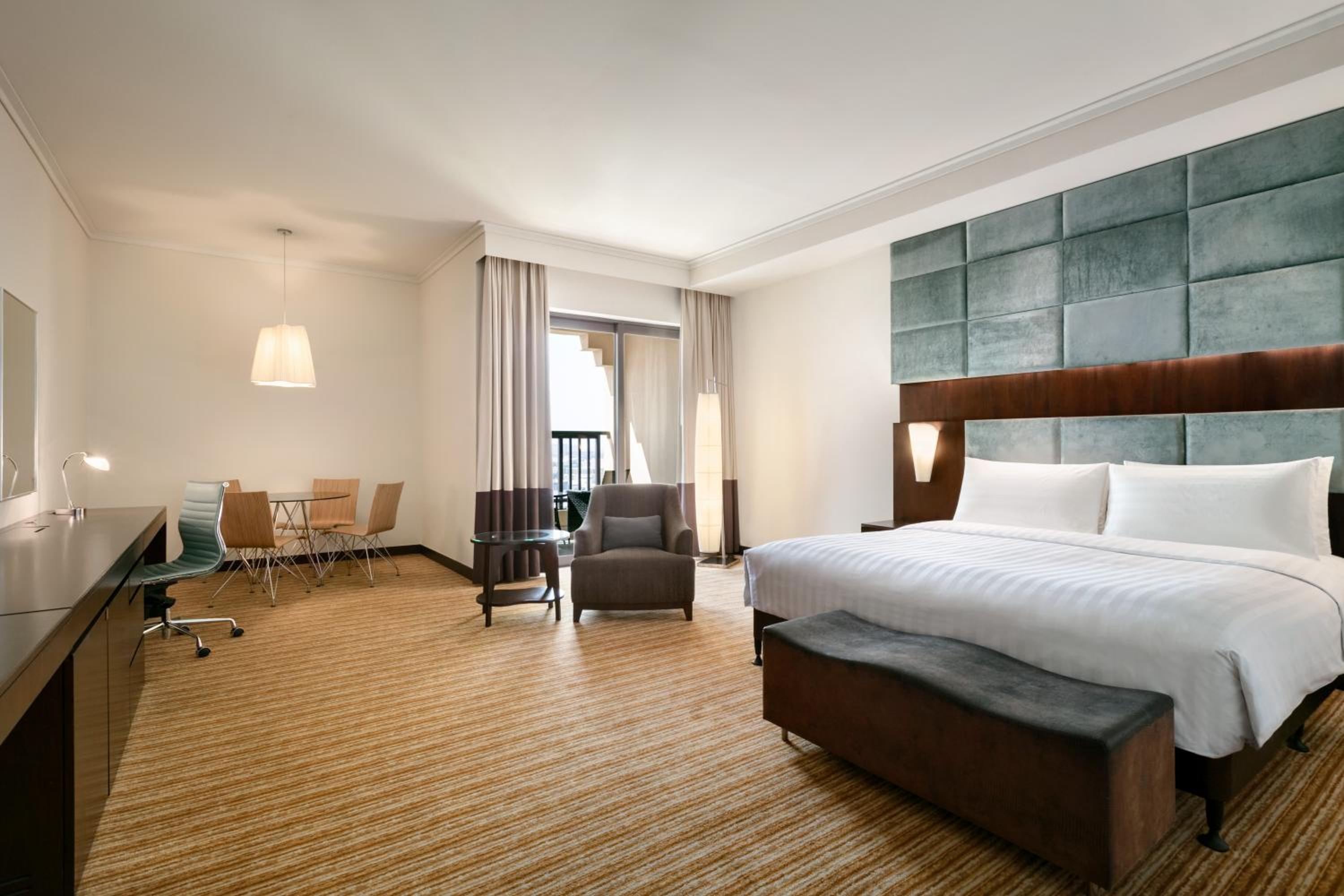 Traders Hotel Qaryat Al Beri — 10