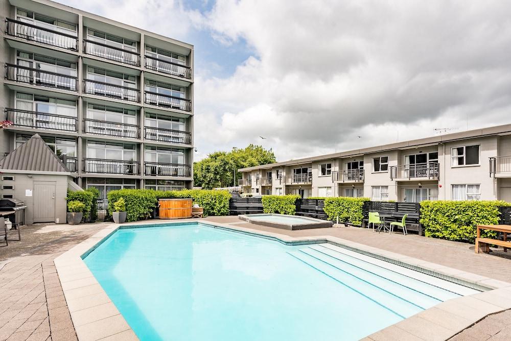 Heartland Ambassador Hotel Hamilton — 10