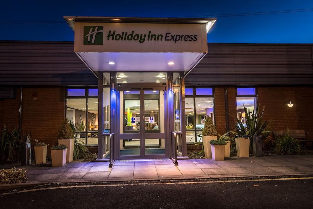 HOLIDAY INN EXPRESS PRESTON - SOUTH — 4