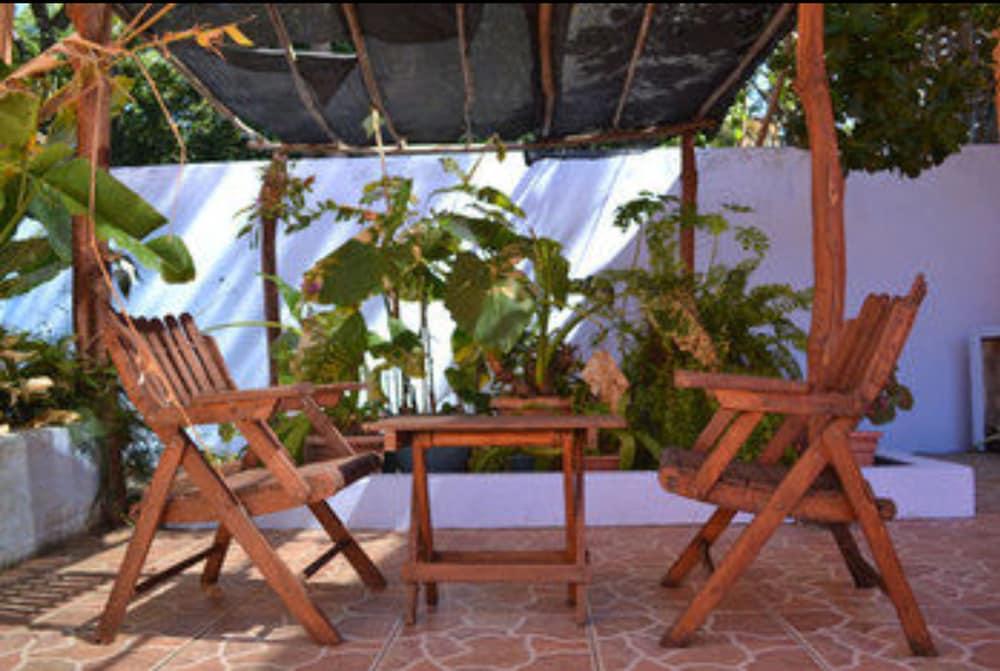 El Jardin Hotel & Restaurant 1142758 — 6