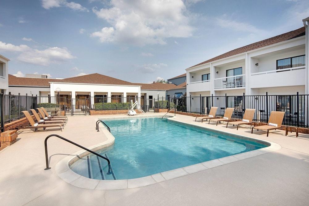 Courtyard Dallas Addison/Midway — 5