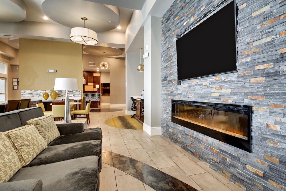 Holiday Inn Express Hotel and Suites Albany — 5