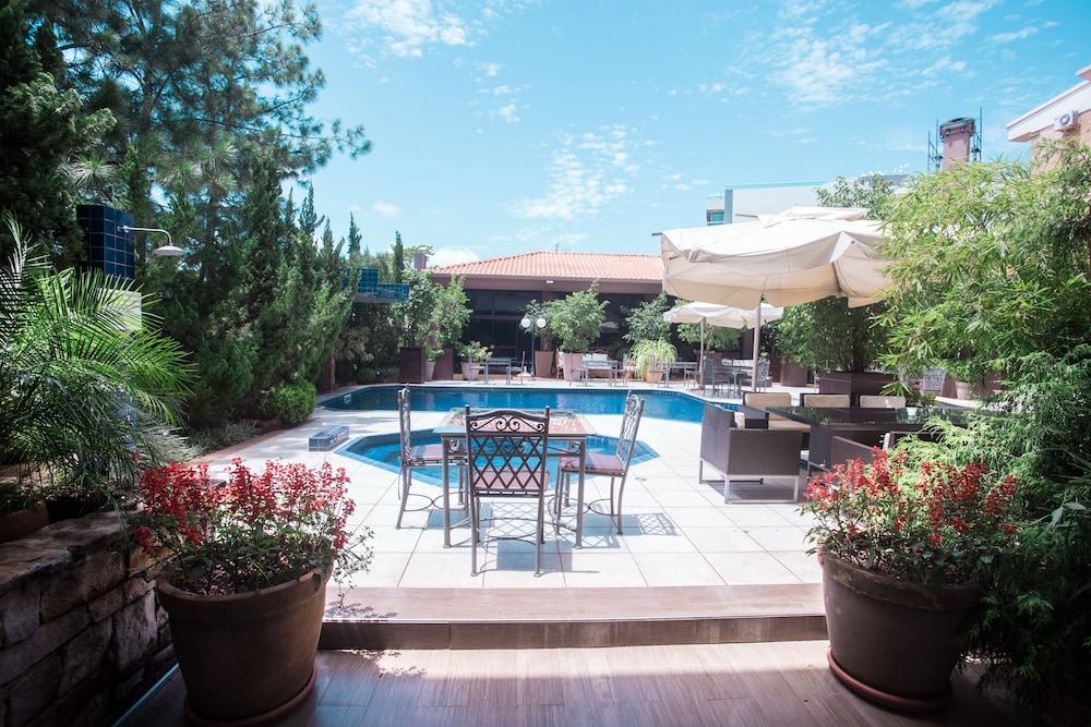 LAS VENTANAS SUITES HOTEL — 4