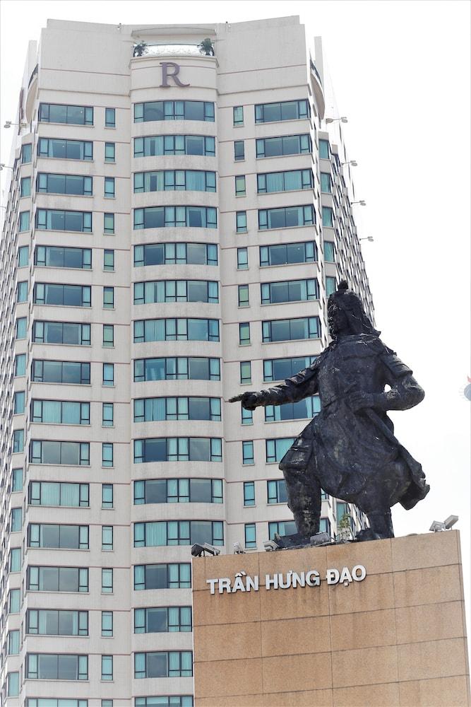 RENAISSANCE RIVERSIDE HOTEL SAIGON — 3
