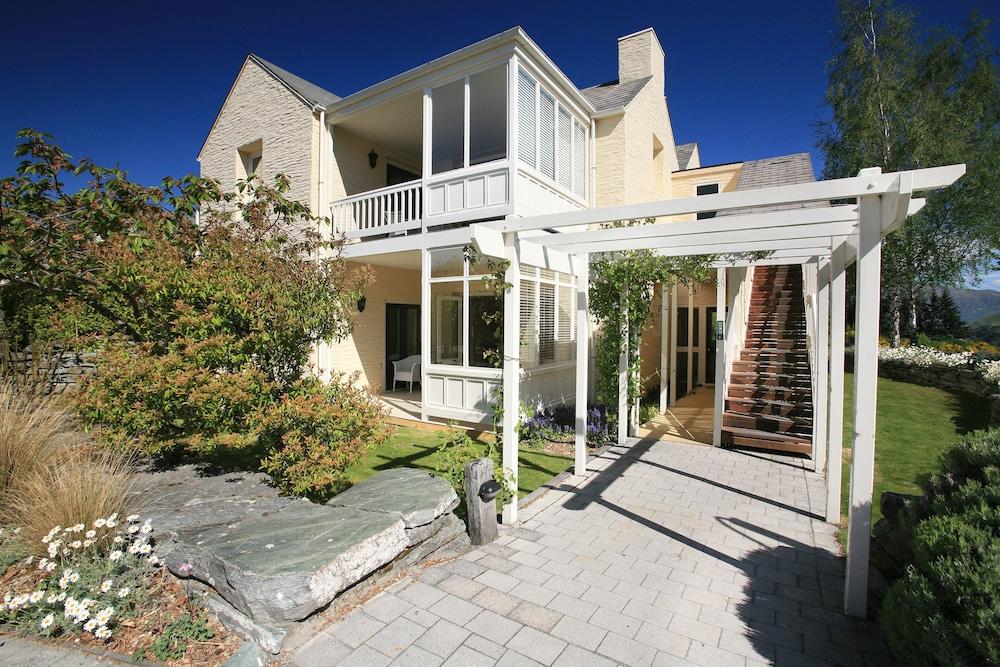 MILLBROOK RESORT 89292 — 7