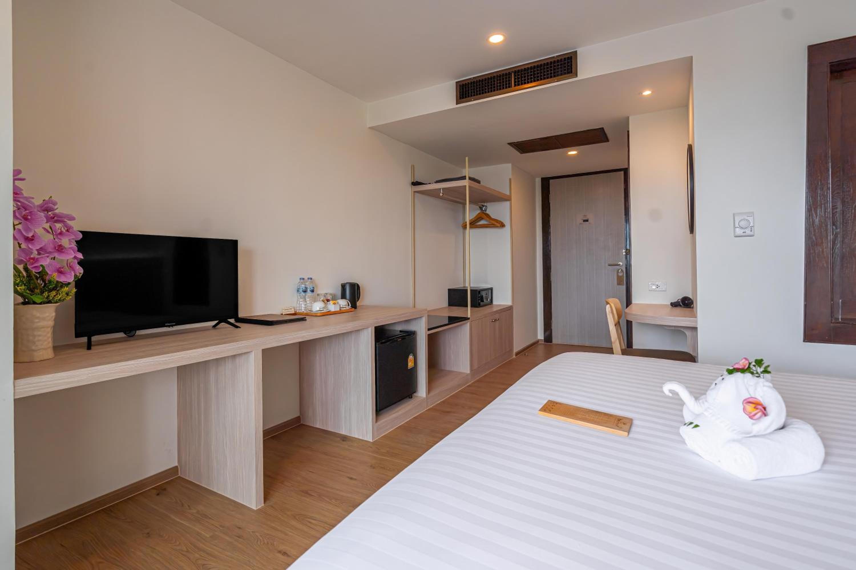 Majestic Premier Hotel Bur Dubai — 2