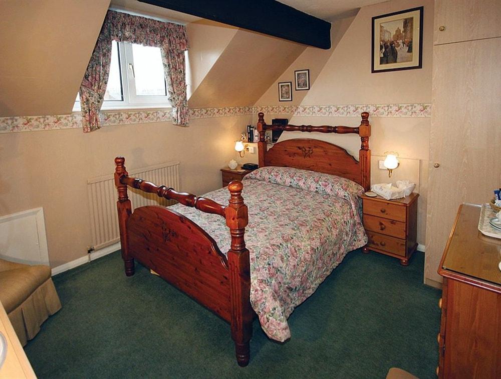 The Farthings Guest House — 8