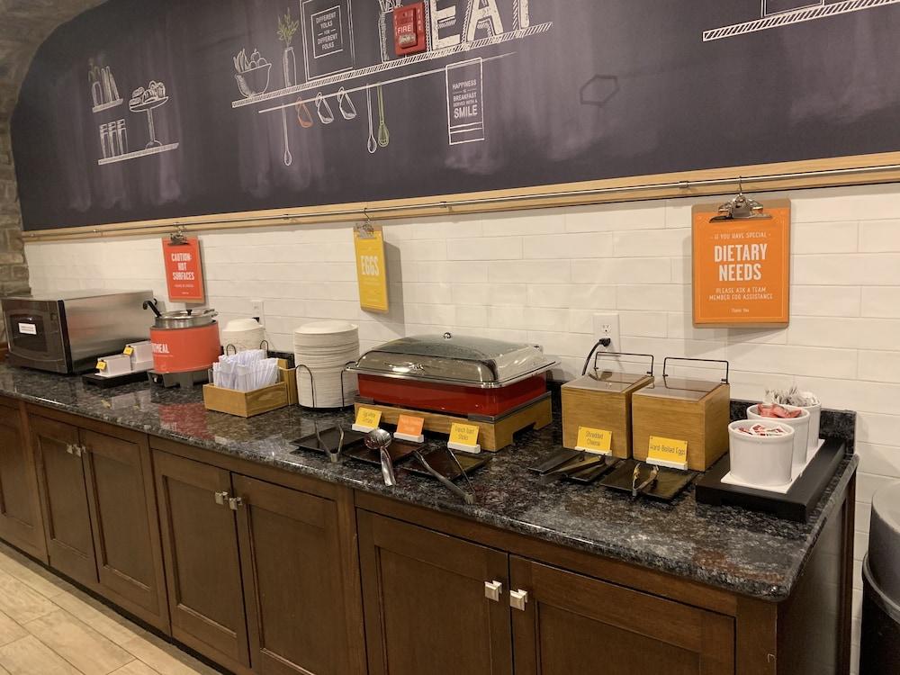 Hampton Inn & Suites Colorado Springs-Air Force Academy-I-25 North — 10